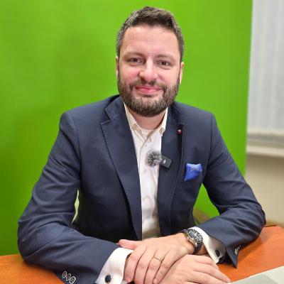 Andrej Babiš se vzdal Agrofertu. Politici SPOLU běsní. Jejich slepenec se rozpadá. | Čau Praho #160