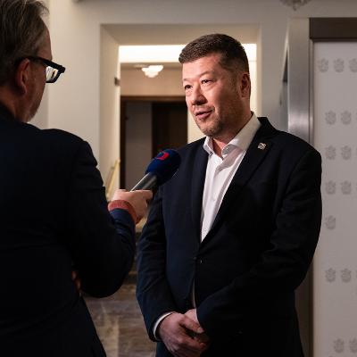 Okamura nejprve slíbil umírněnost, pak sundal ukrajinskou vlajku. Jaký bude předseda sněmovny? Okamura nejprve slíbil umírněnost, pak sundal ukrajinskou vlajku. Jaký bude předseda sněmovny?