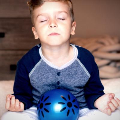Découvrez l’incroyable pouvoir de la méditation chez l’enfant !