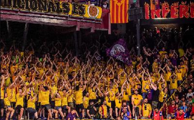 Pilseners homenatja el grup d'animació Dracs 1991 amb la cançó 'Del cel fins a l’infern'