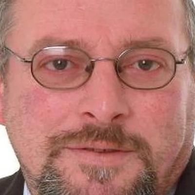 An Comhairleoir Contae John Shéamuis Ó Fearraigh.