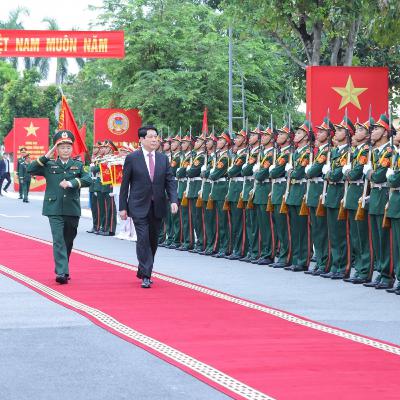 Tiêu điểm - Chủ tịch nước Lương Cường dự Lễ kỷ niệm 80 năm Ngày truyền thống Lực lượng vũ trang Quân khu 3 Tiêu điểm - Chủ tịch nước Lương Cường dự Lễ kỷ niệm 80 năm Ngày truyền thống Lực lượng vũ trang Quân khu 3