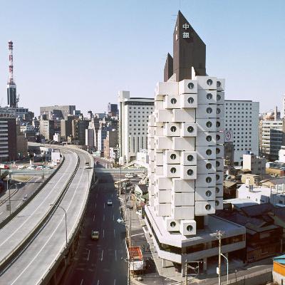 10 Nagakin Capsule Tower - Kishō Kurokawa