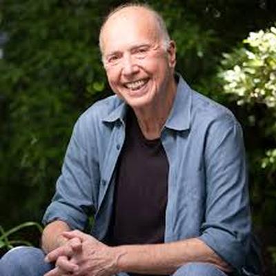 משחקות באש תחת אש - ג׳יימס גורדון