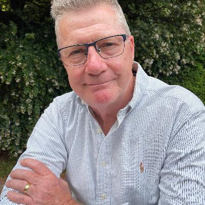 Meet the Australian Hitchhiking Author - Bruce Lowery