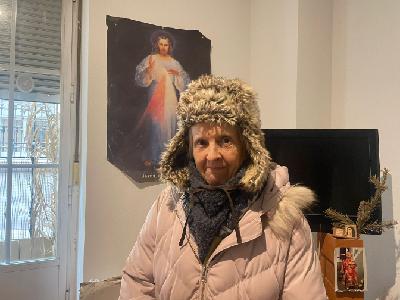 20 años de vida en una maleta: un fondo buitre echa a María de su casa en Madrid