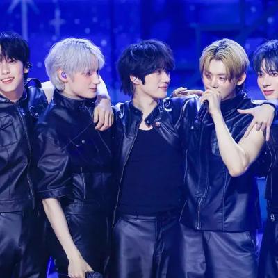 All 5 TXT Members Renew Contracts With BIGHIT MUSIC All 5 TXT Members Renew Contracts With BIGHIT MUSIC
