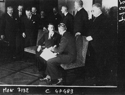 71: 2. Key Players in the Rise to Power. Timothy Ryback introduces core players in the 1932–1933 drama. Gregor Strasser was critical to the NSDAP, balancing Hitler's fanatic nationalism with a committed socialist agenda, functioning as a popular coalition bui