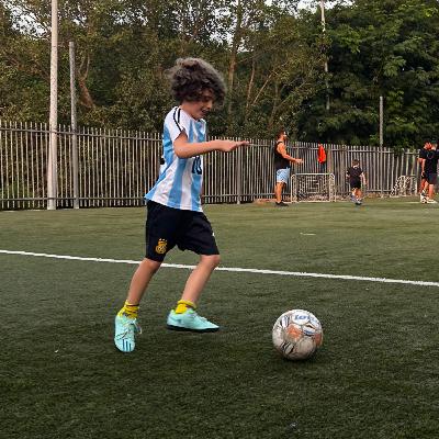 כדורגלן העל: טומי הכובש ⚽ כדורגלן העל: טומי הכובש ⚽