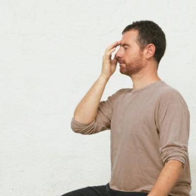 ABRAÇANT EL PRESENT FENT CONSCIENT LA RESPIRACIÓ ABRAÇANT EL PRESENT FENT CONSCIENT LA RESPIRACIÓ