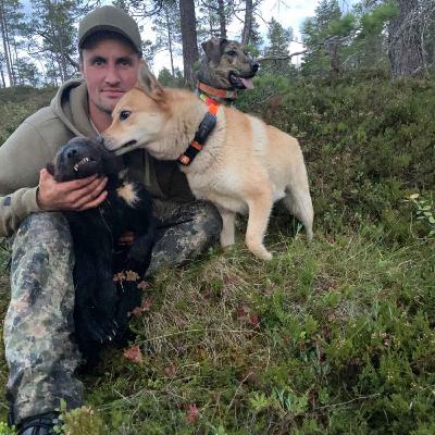 Kaste seg ut i å bli jeger med Asle Bertnzen Kaste seg ut i å bli jeger med Asle Bertnzen