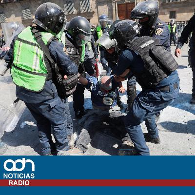 Jóvenes detenidos en la marcha, trasladados al reclusorio