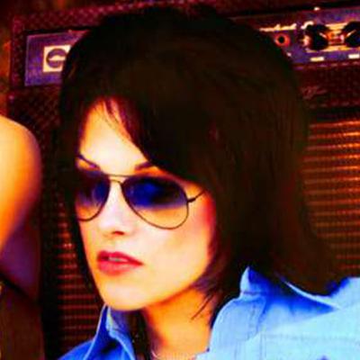 The Rebellious Rock ‘n’ Roll Lifestyle of The Runaways (2010) | Movie Review | Nichole & Giu Live