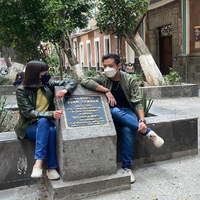 Viandante recorre el Callejón Lennon y convoca los recuerdos.