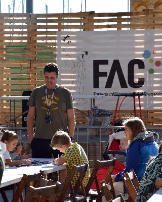 La FAC escalfa motors pel Carnaval amb la presentació del cartell i un tastet d'activitats a la Fira de Novembre