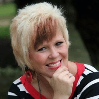 ‘Pro-Tech or Protect? Parenting, Teaching, and Thriving in a Connected World’ with Sue Atkins