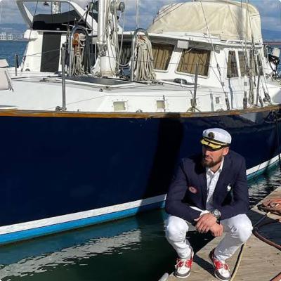 154: She Likes Anime, He Owns A Boat