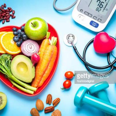 LOS BENEFICIOS DE UNA BUENA ALIMENTACIÓN Y LA PRACTICA DE EJERCICIO