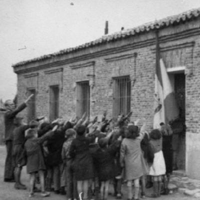 Els pupitres del silenci
