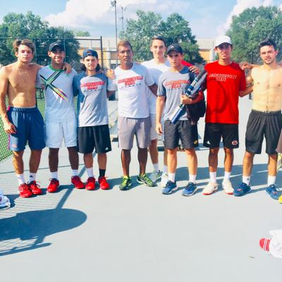 En esta oportunidad entrevistamos a jugadores División 1 del Tenis Universitario EE.UU