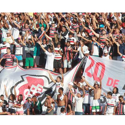 Santa Cruz e a explosão da torcida em 2012 e 2013
