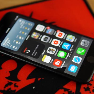SlangCast: iPhone SE 2 still worth it?