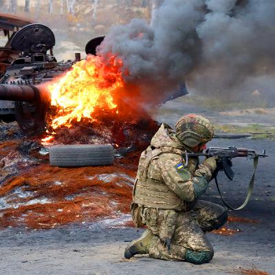 Pentagon freezes precision weapons and air defence shipment to Ukraine & interview with a former Kremlin propagandist