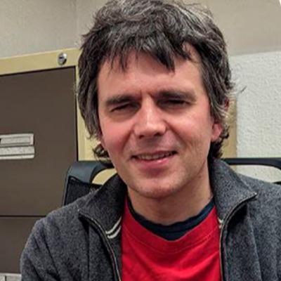 Trencant motlles i l'espaitemps amb Justo López Sarrión