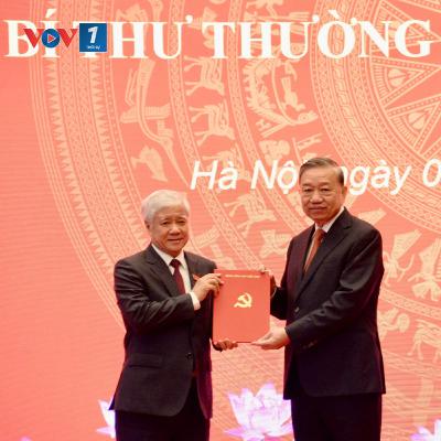 Tiêu điểm - Tổng Bí thư Tô Lâm trao các quyết định của Bộ Chính trị phân công điều động cán bộ Tiêu điểm - Tổng Bí thư Tô Lâm trao các quyết định của Bộ Chính trị phân công điều động cán bộ