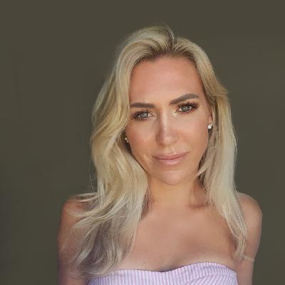 Ep 233 - Creativity Beyond the Frame with Vivien Francis
