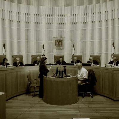 יש שופטים בישראל - פרק 1