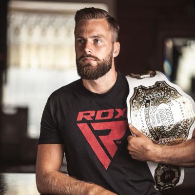 Bommen møter Kim også kjent som Kimbo. Der vi prater om MMA og det å være vernepleier.