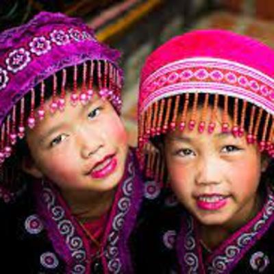WHO ARE THE HMONG PEOPLE? WHO ARE THE HMONG PEOPLE?