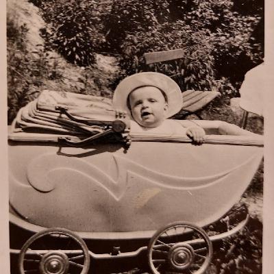 1941: Werner wird in Elbing, Ostpreußen, geboren.