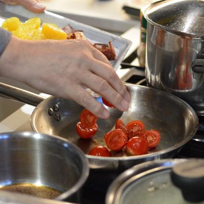 Il pomodorino fa male alle padelle?