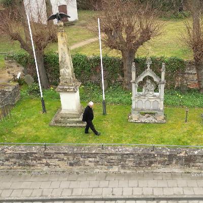 Spätes Erinnern - Hinrichtung im Steinbruch Spätes Erinnern - Hinrichtung im Steinbruch