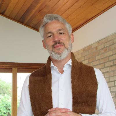 Live #018 Despertar com Calil - Nossa relação com dinheiro ou com nos mesmos?