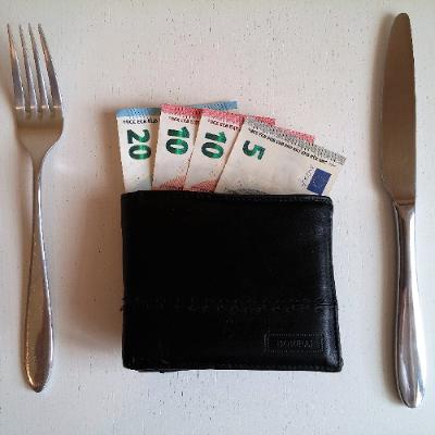 Researching Climate Change And Poverty w/ Kristen Pue & Stephane Hellegate (990)