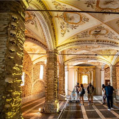 Portugal: 561 Arouca Hängebrücke, berühmte Wasserhunde, Knochenkapelle