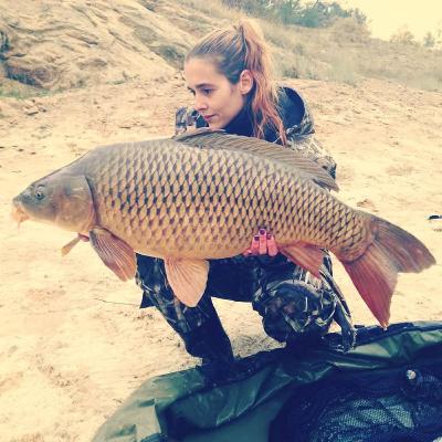 Sofy, organizadora del IV CarpGirl del 17 al 20 de Abril , en el Embalse de Orellana, un evento de convivencia y pesca entre compañeras Sofy, organizadora del IV CarpGirl del 17 al 20 de Abril , en el Embalse de Orellana, un evento de convivencia y pesca entre compañeras