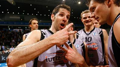 Bilbao Basket: 25 años, 25 plantillas | Paco Vázquez y los pasillos de La Casilla: "Montábamos la fiesta incluso antes de los partidos, tenías que ver las caras de los rivales"
