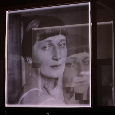 Poesie nella polka del potere