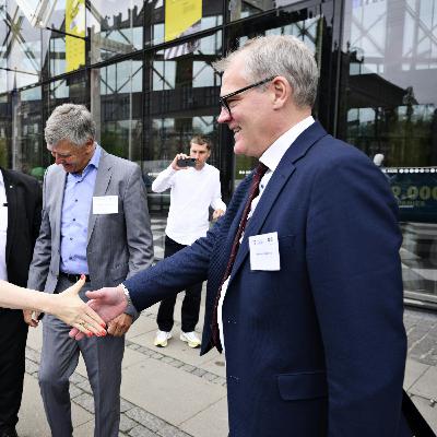 Dansk Industri fyrer vicedirektør efter spritkørsel, og Netflix-opkøb har taget en vild drejning