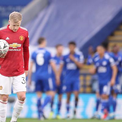 United crumble again in the Cup and Championship Chat | You Can't Podcast With Kids! | S2 E43 United crumble again in the Cup and Championship Chat | You Can't Podcast With Kids! | S2 E43