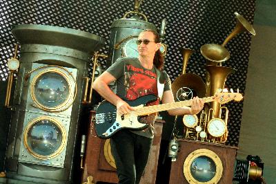 Episode 058: The Legacy of Geddy Lee