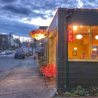 S1 Ep9: Walnut Street Coffee