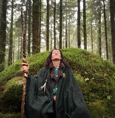 Honouring Thresholds, Emerging from Death Dens and Weaving New Earth with Isla Macleod Honouring Thresholds, Emerging from Death Dens and Weaving New Earth with Isla Macleod
