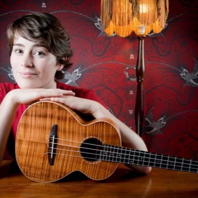 E10 : LUCY WISE : on Songwriting, Performing and Mental Health