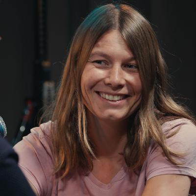 Sleeping with Strangers w/ Julia Vorhölter