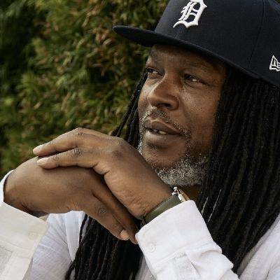 Episode 1432: NYT Best Selling Author Shaka Senghor: How to Be Free